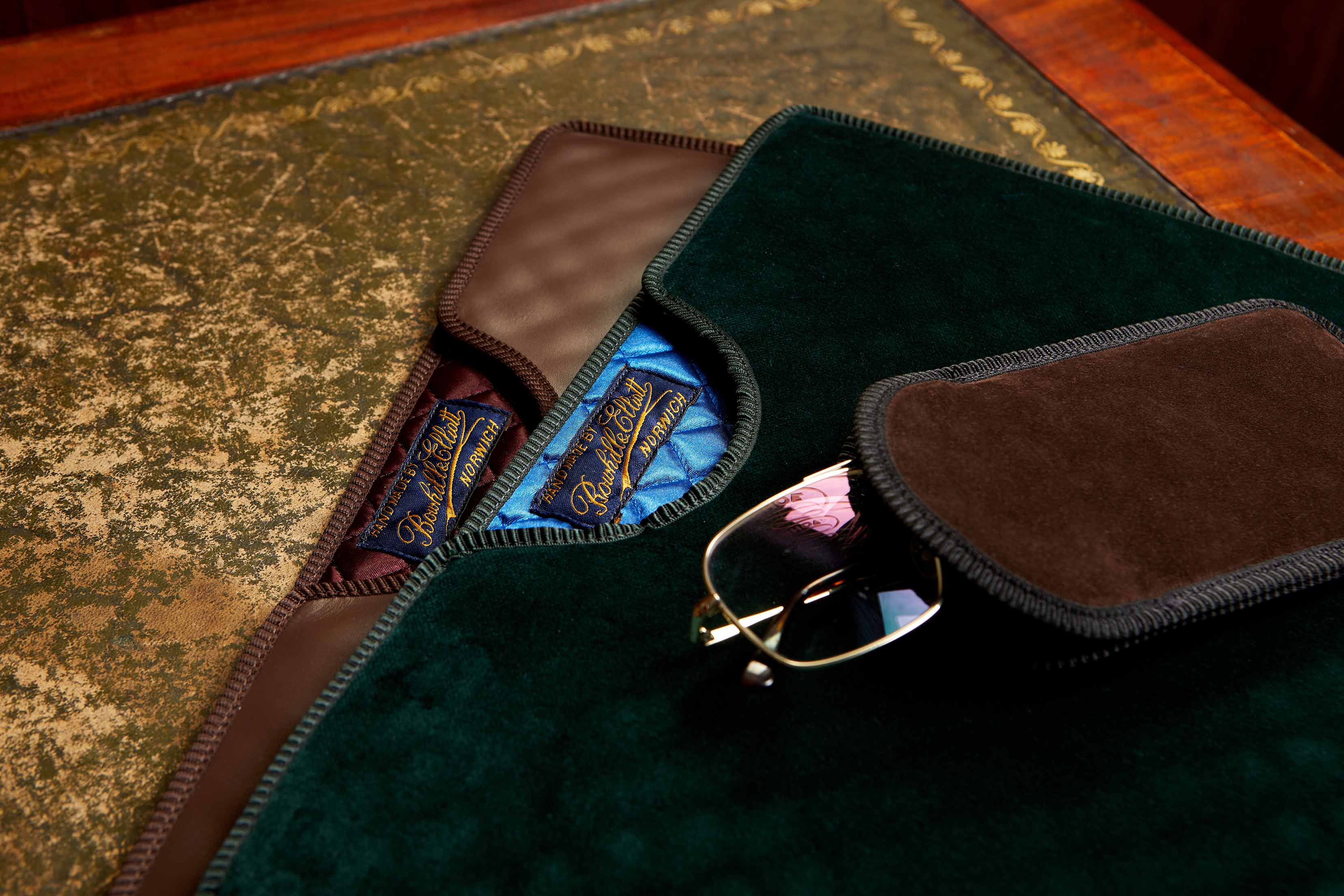 Laptop Case in Green Velvet