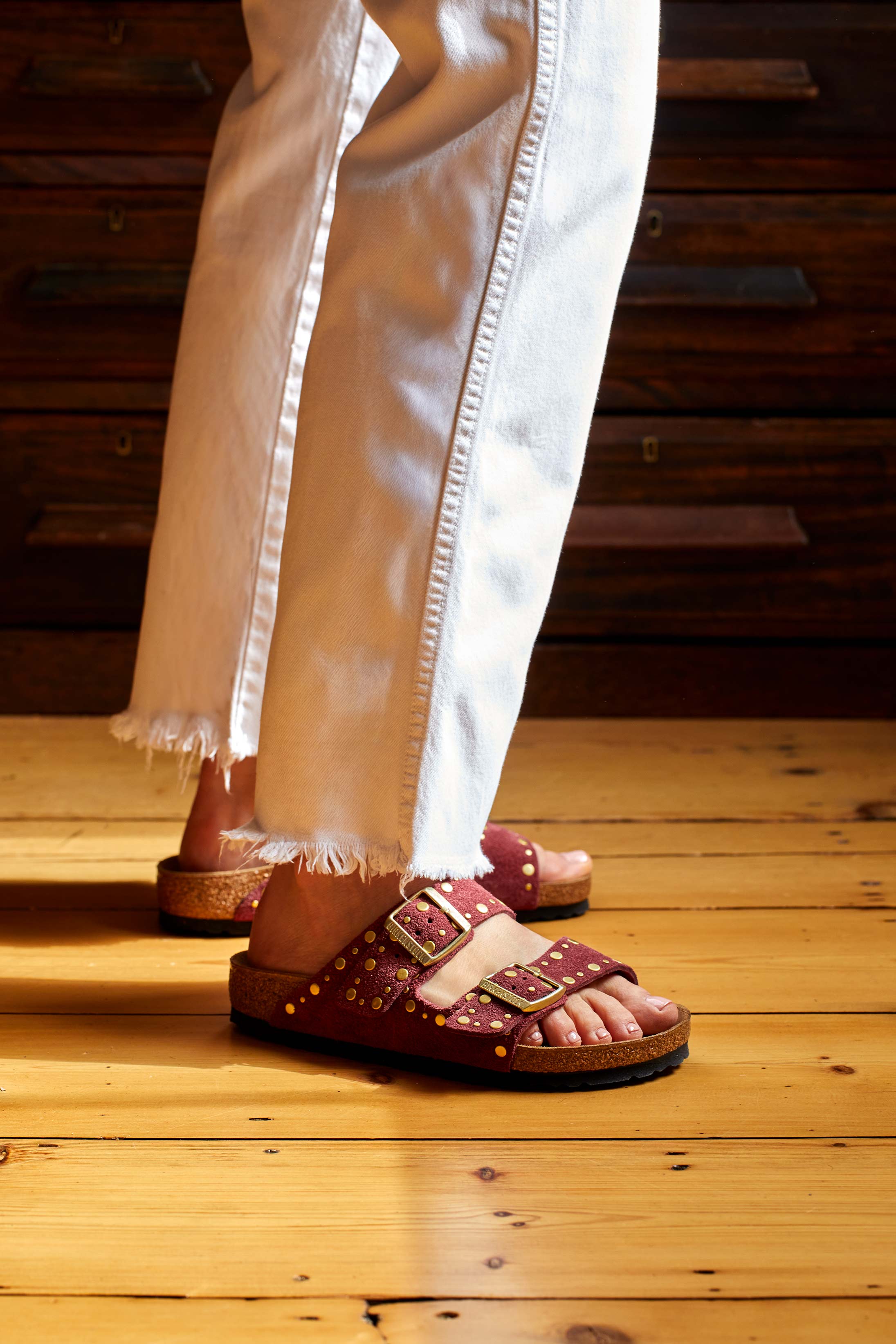 Arizona Rivet Border Suede Zinfandel | Bowhill and Elliott