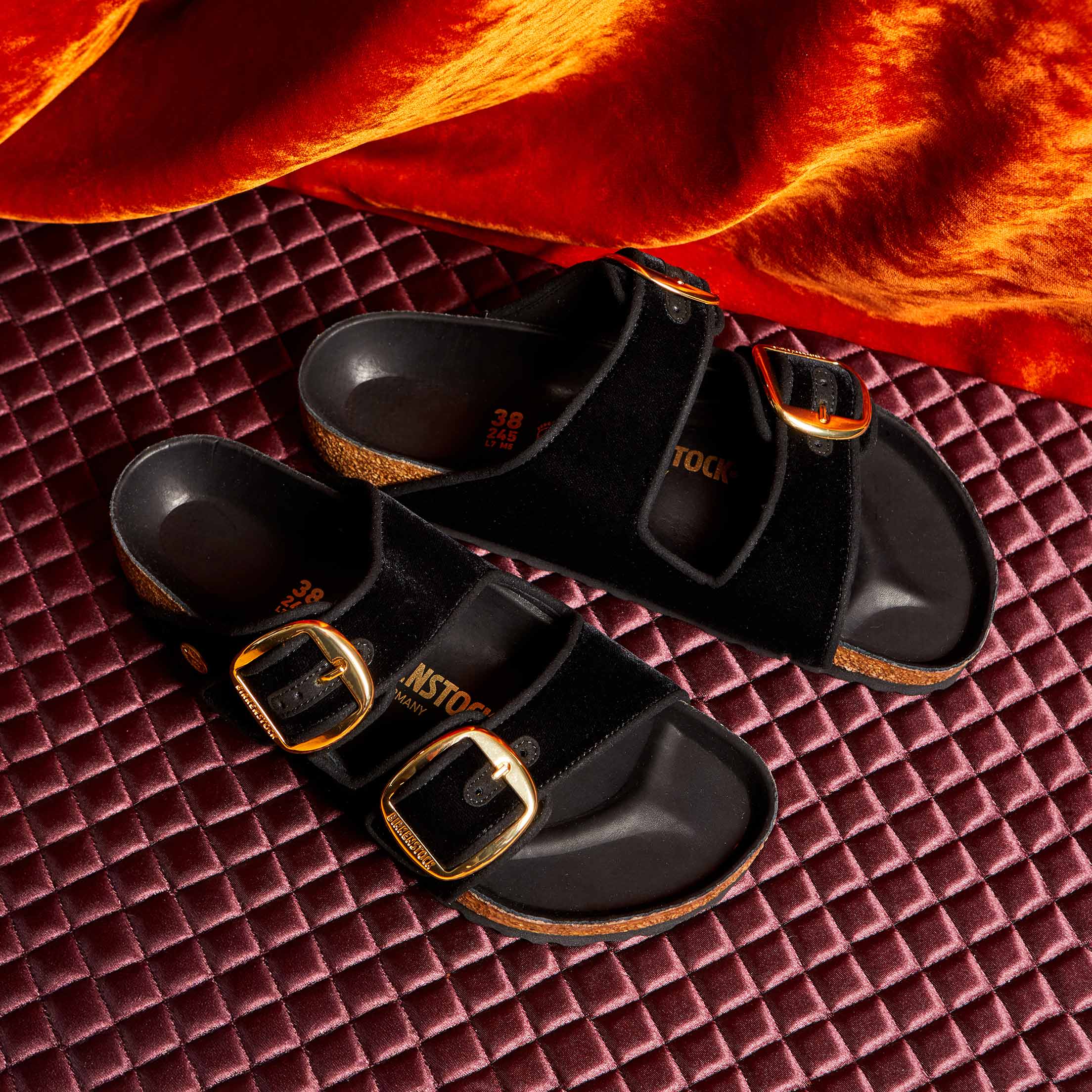 Arizona Big Buckle Piping Rivet Logo in Black Velvet