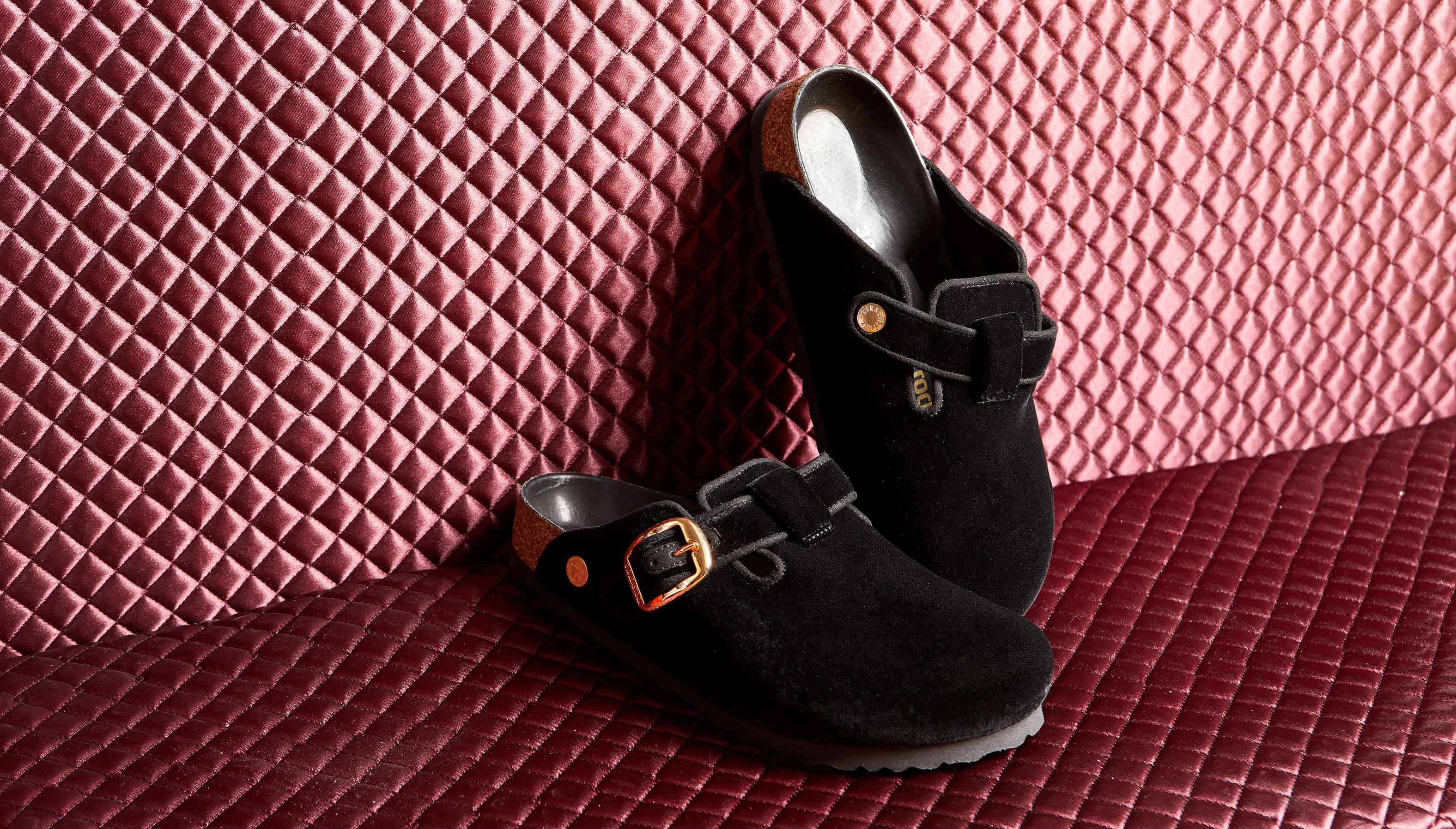 Boston Big Buckle Piping Rivet Logo in Black Velvet