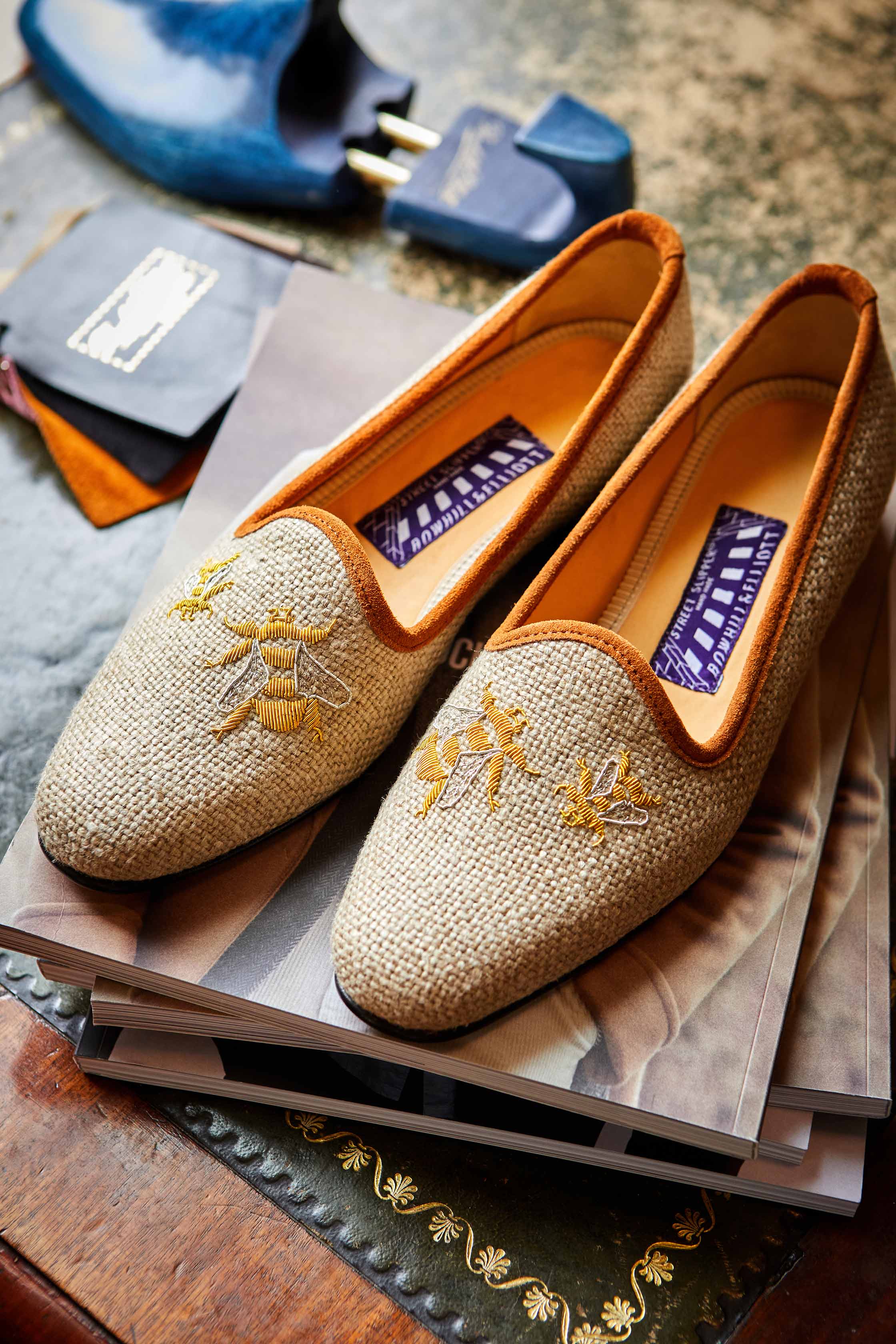 Oatmeal Linen Pumps with Embroidered Bees