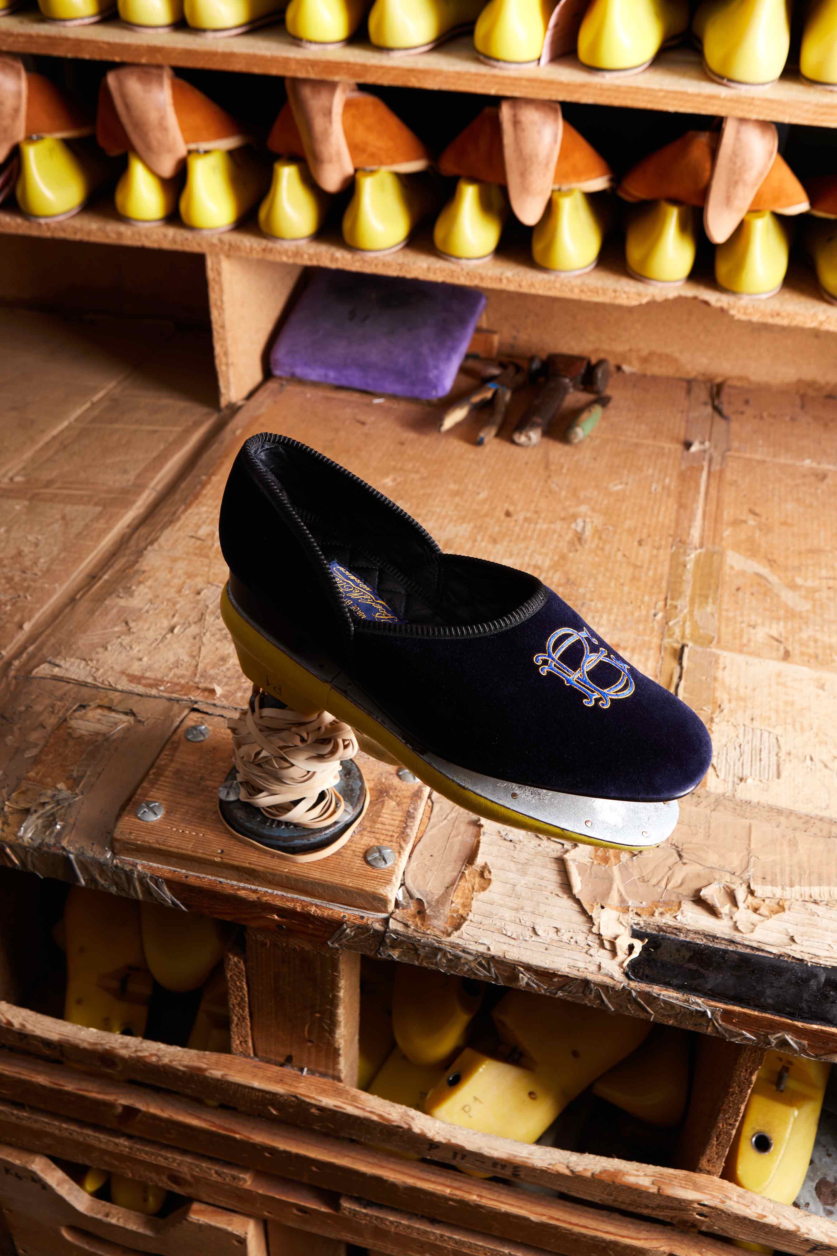 Men's Monogrammed Embroidered Slippers