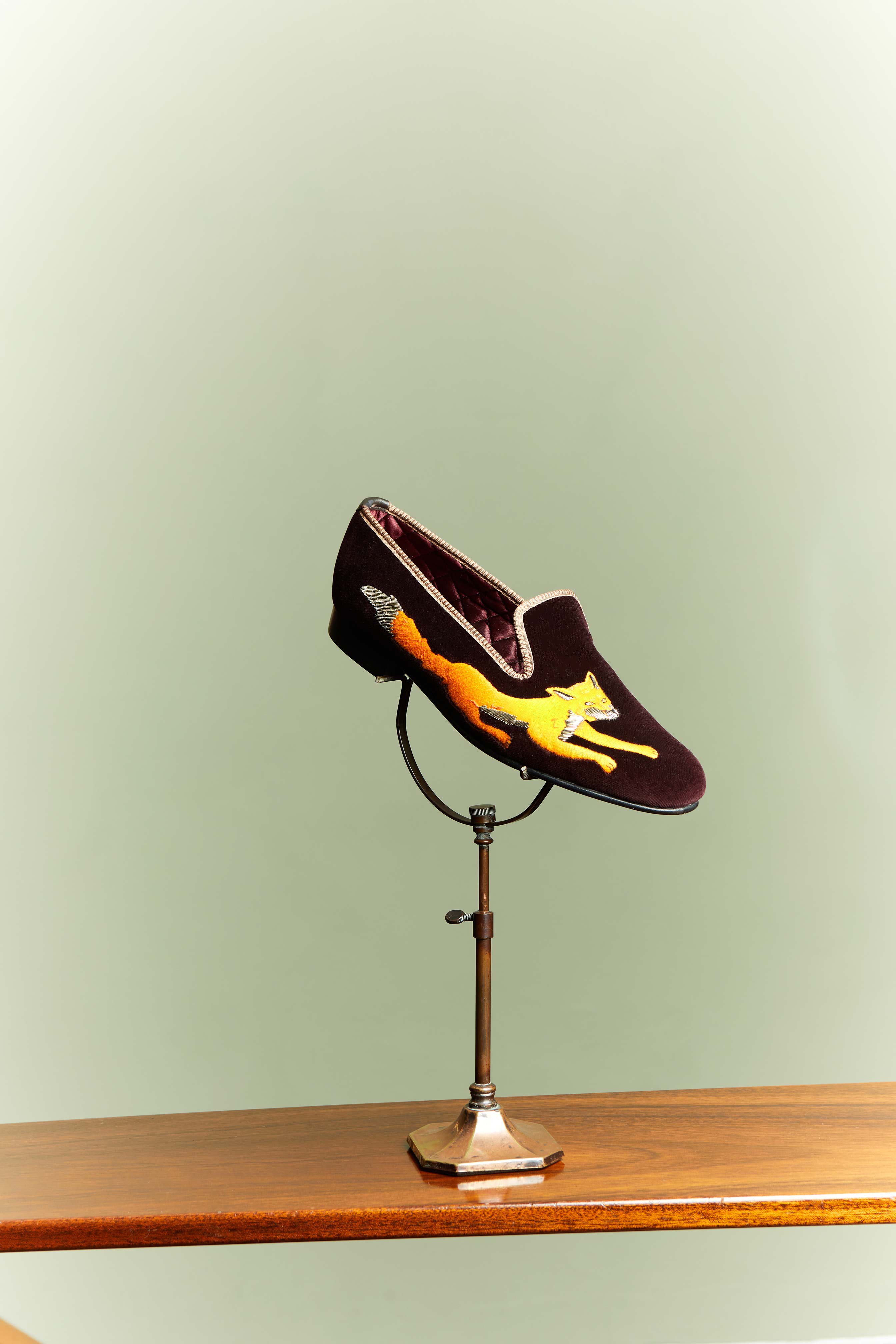 Brown Velvet Albert Slippers with Embroidered Wandering Fox