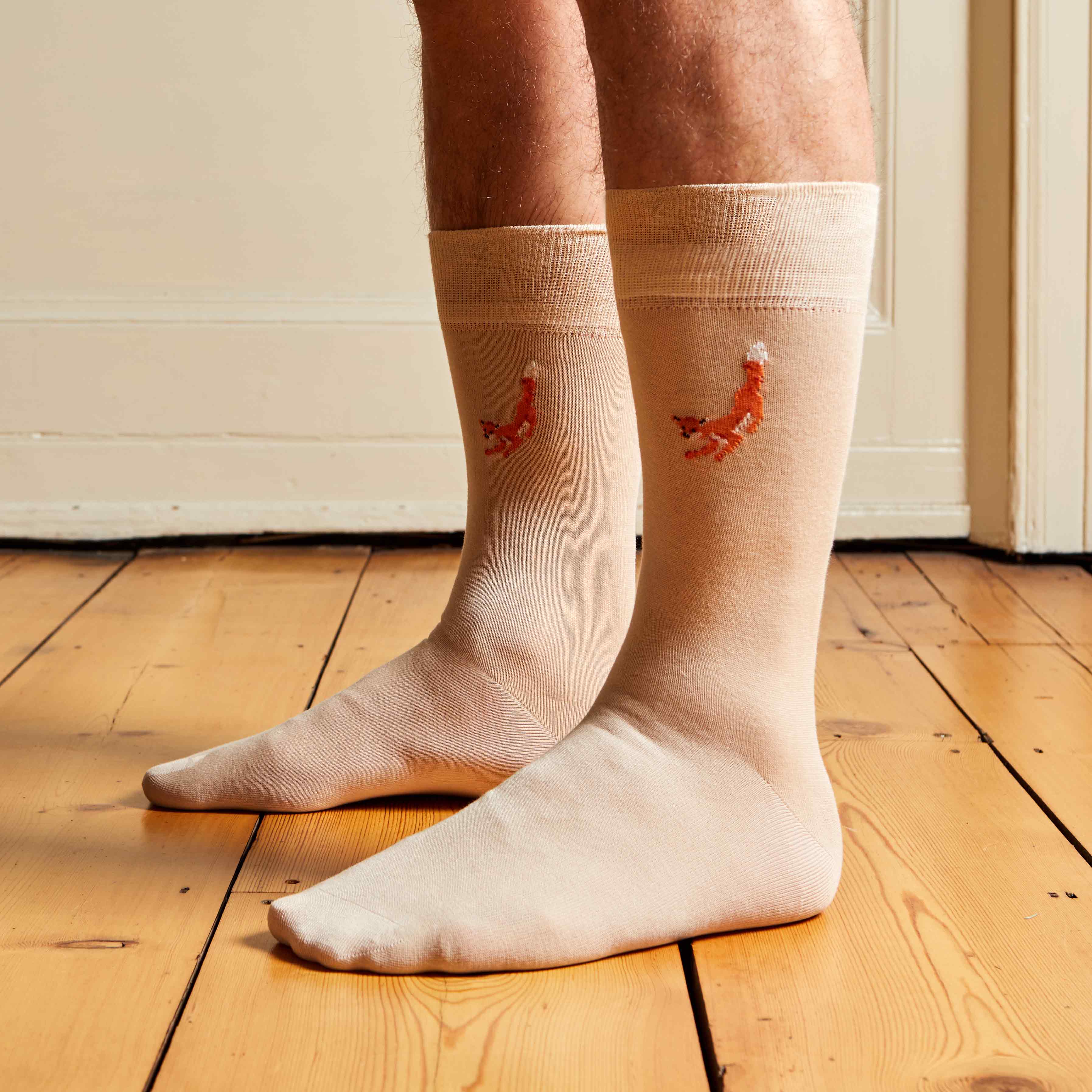 Corgi for Bowhill & Elliott - Men's Wandering Fox motif Cream socks