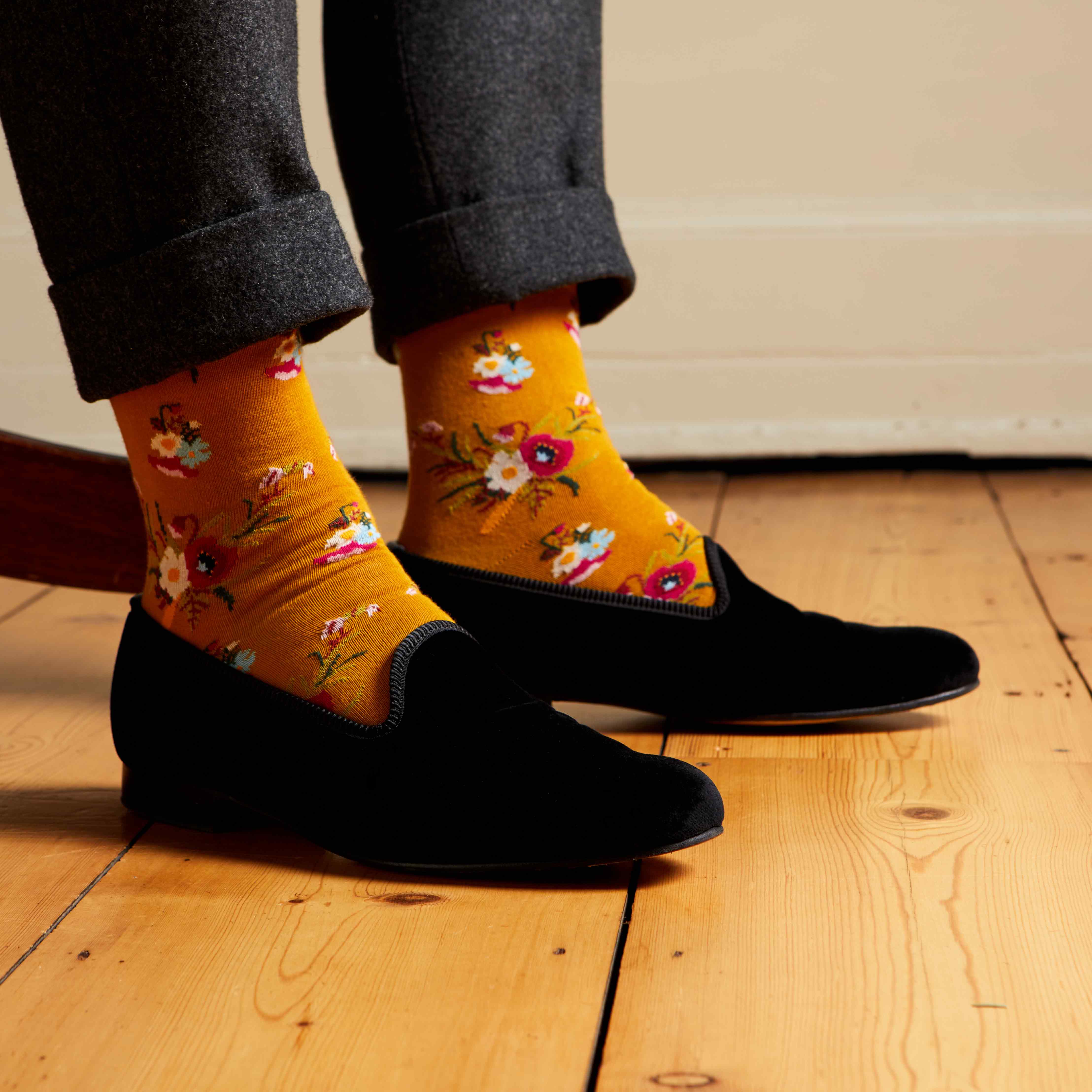 Corgi for Bowhill & Elliott - Men's Poppies motif Gold socks