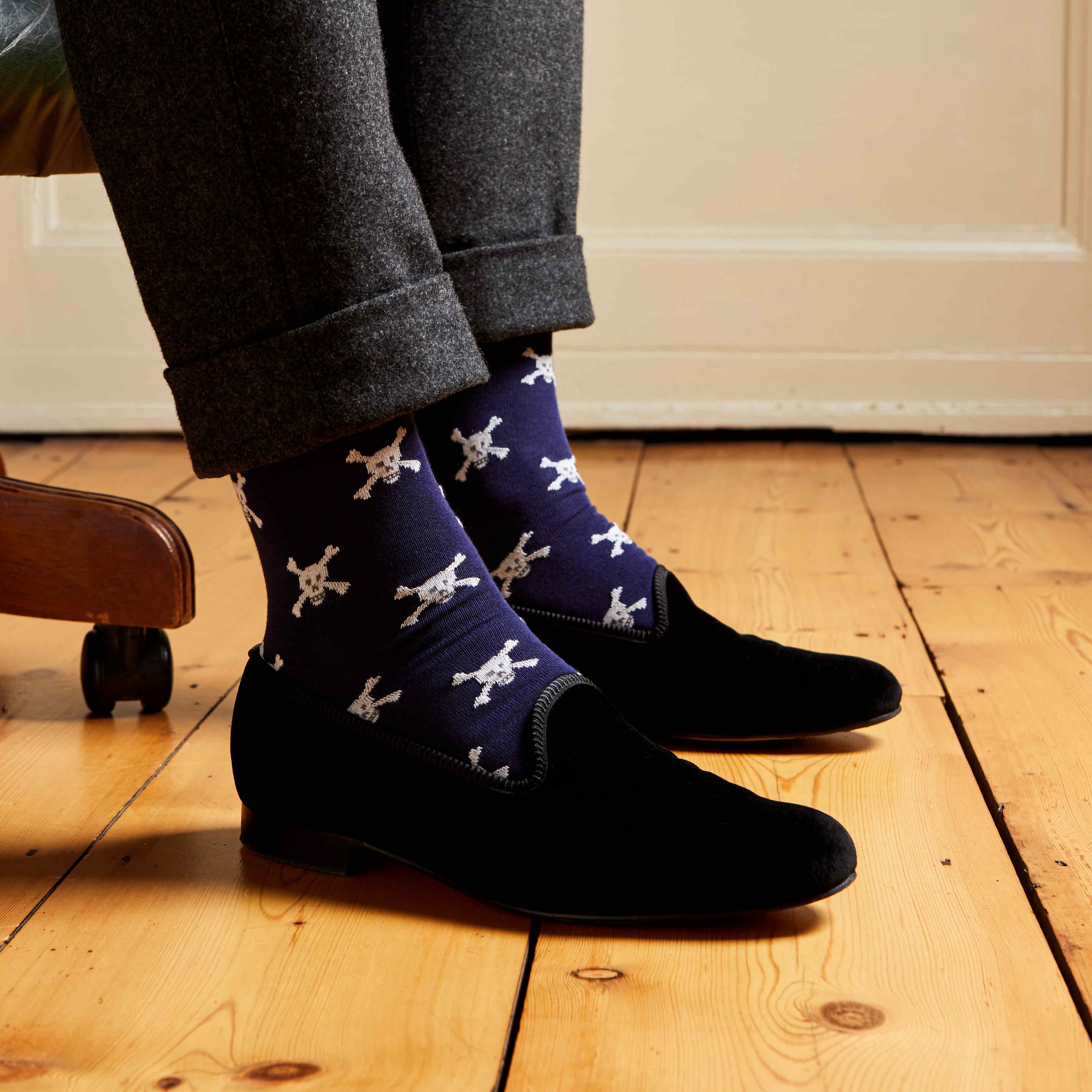 Corgi for Bowhill & Elliott - Men's Skull & Crossbones motif Navy socks