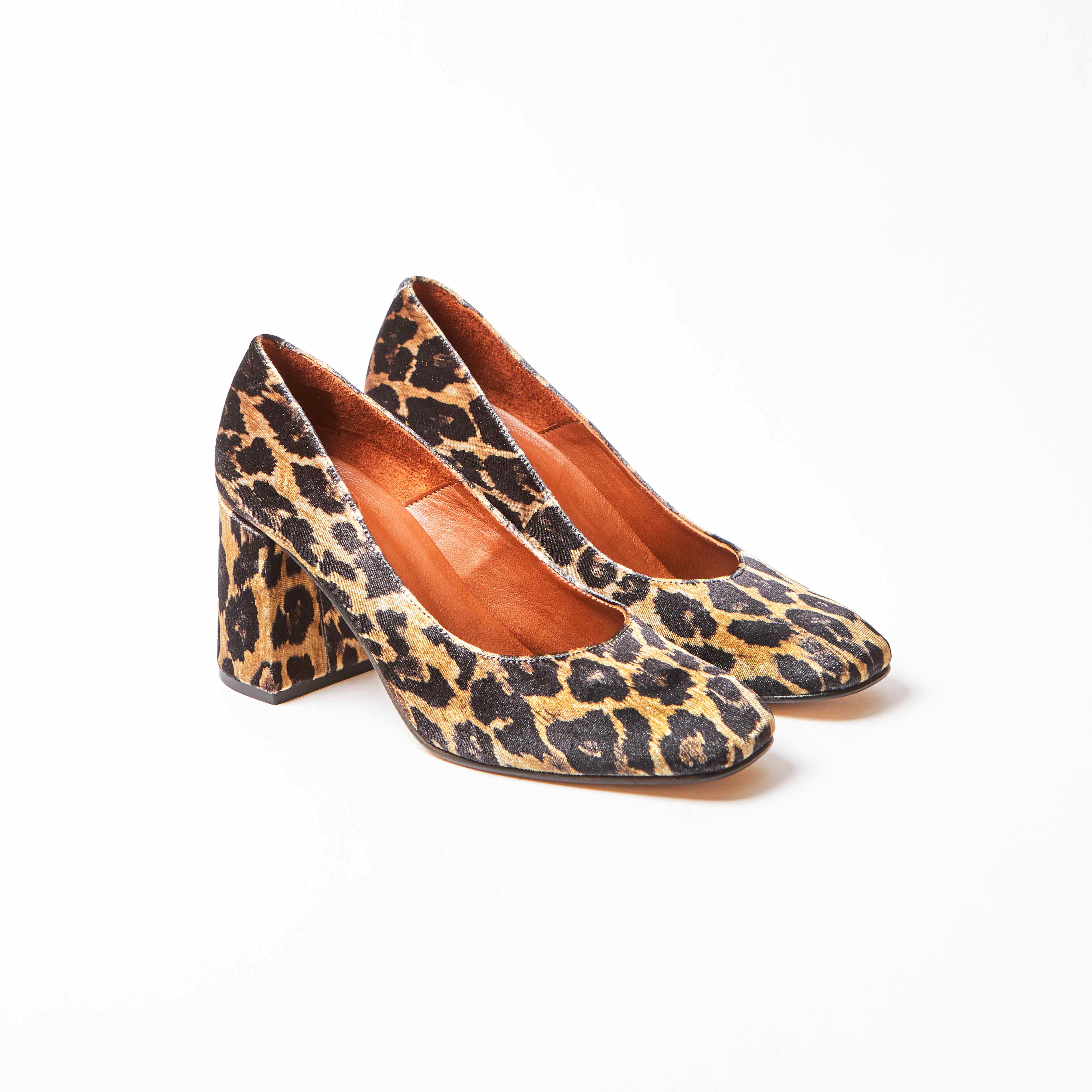 Gamine Velvet Shoe