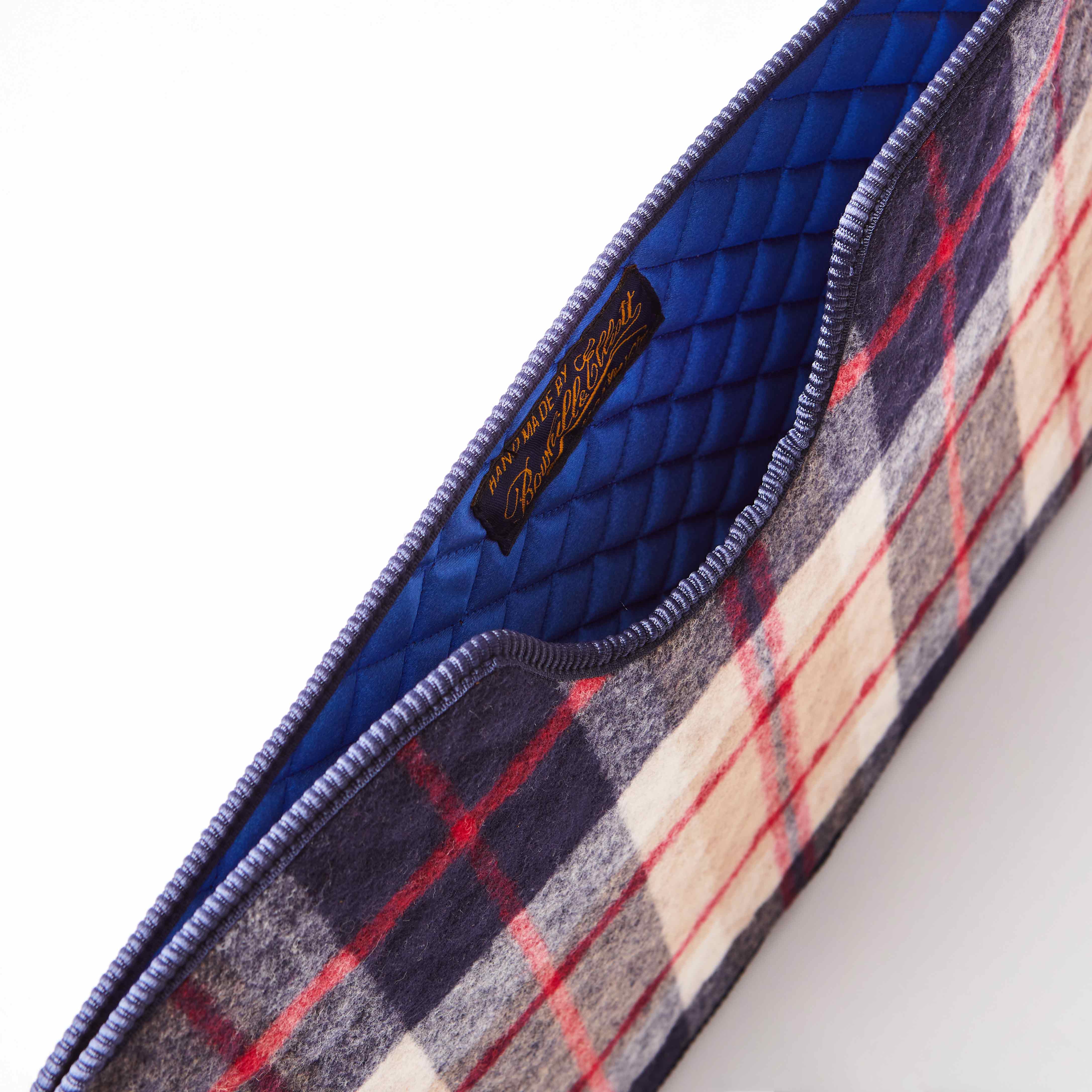 Laptop Case in Plaid