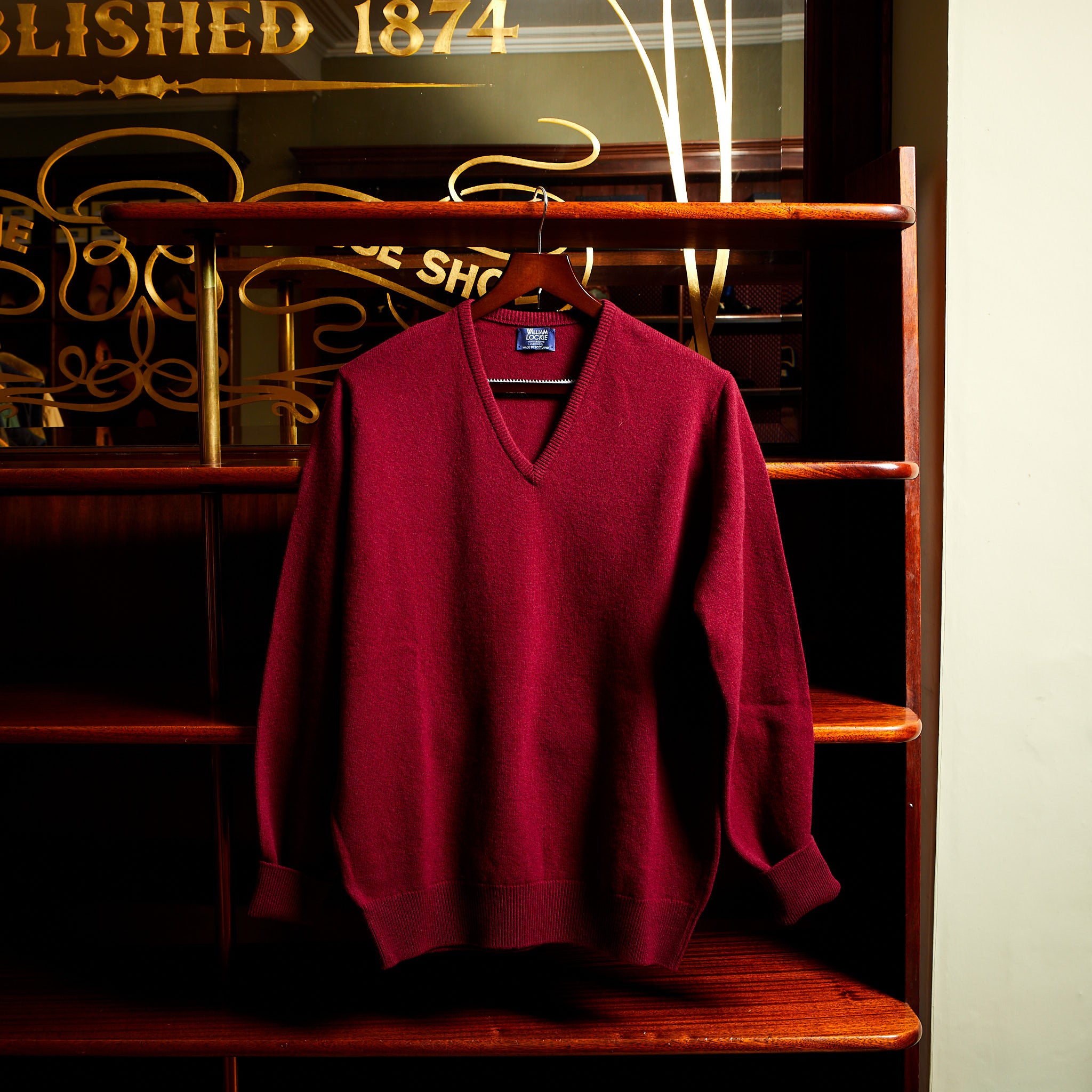 The V-Neck Jumper in Bordeaux