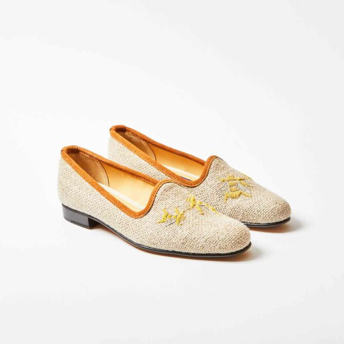 Oatmeal Linen Pumps with Embroidered Bees